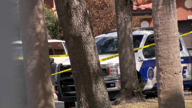 1 killed, 1 injured in shooting at condo complex in Orlando, police say