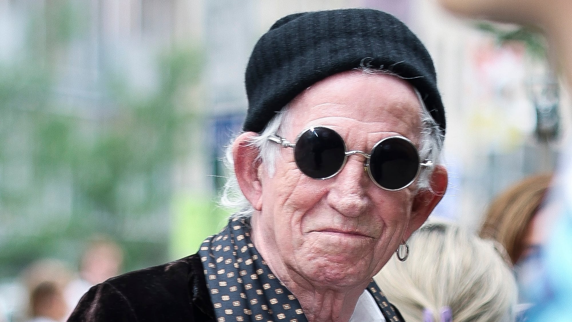 Legendary rocker set to become a great-grandfather