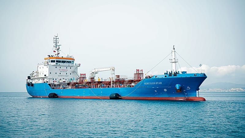 Atacan en el estrecho de Ormuz un petrolero vinculado a una naviera con ...