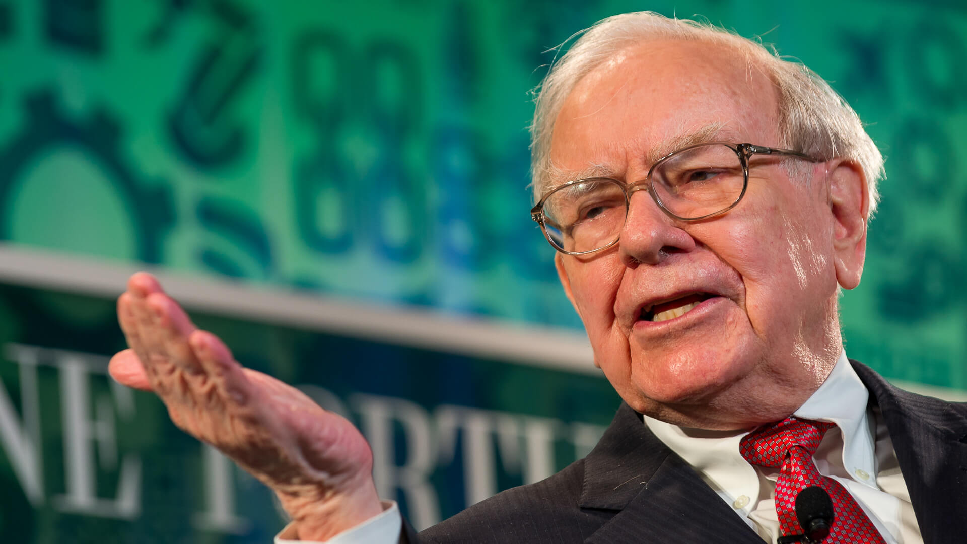 Warren Buffett says money ‘would go down’ in a major war — what investors should know<br><br>