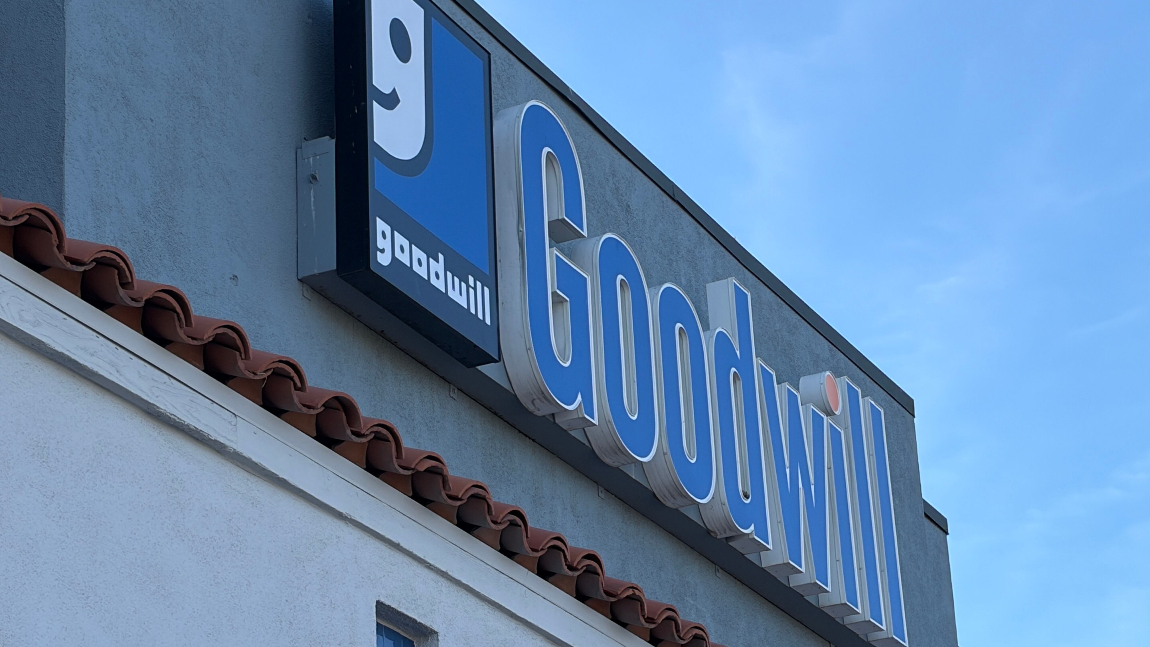 Goodwill holding grand opening for relocated Burton center