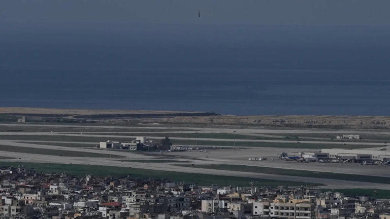US submarine sinks Iranian warship amid escalating conflict in the ...