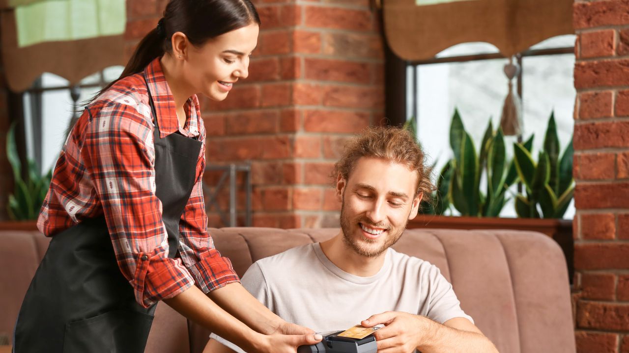 She Made a Massive Scene Over Losing a Playful First-Date Dinner Bet. I Was Left Alone to Swipe Her Discarded Credit Card.