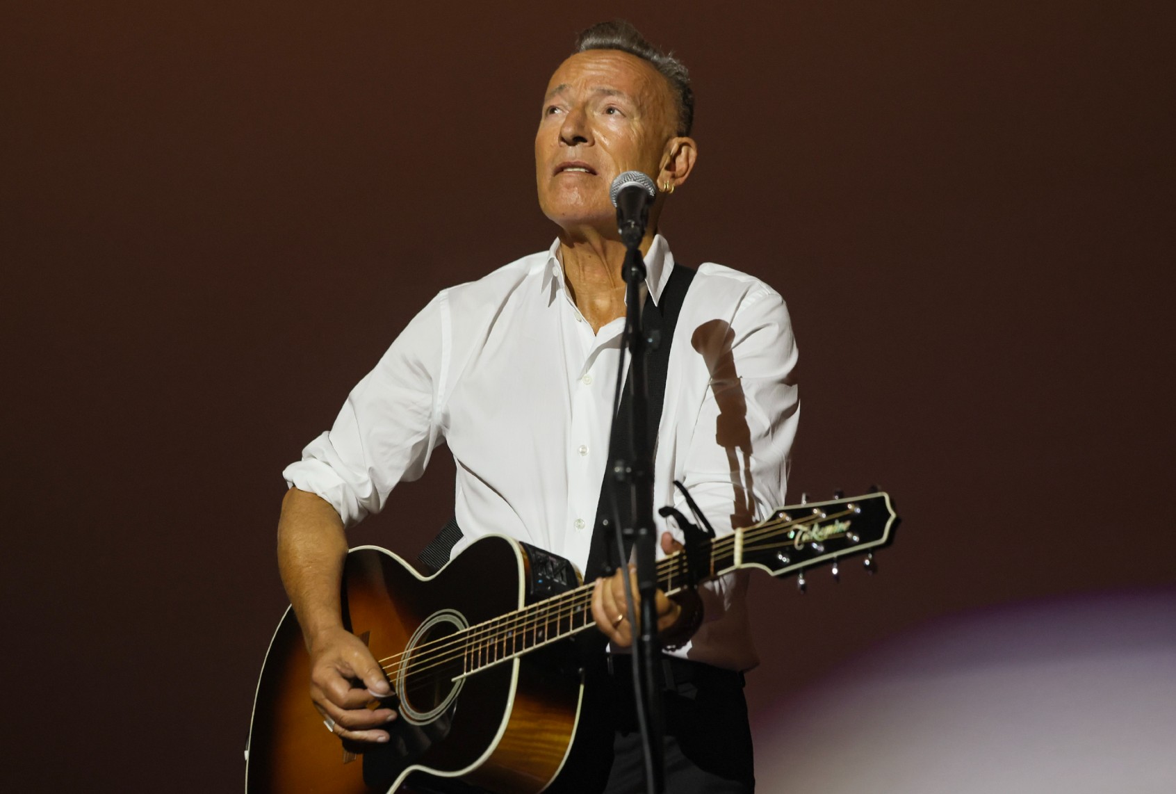 Bruce Springsteen draws a line from “Peter Pan” to “Born to Run”