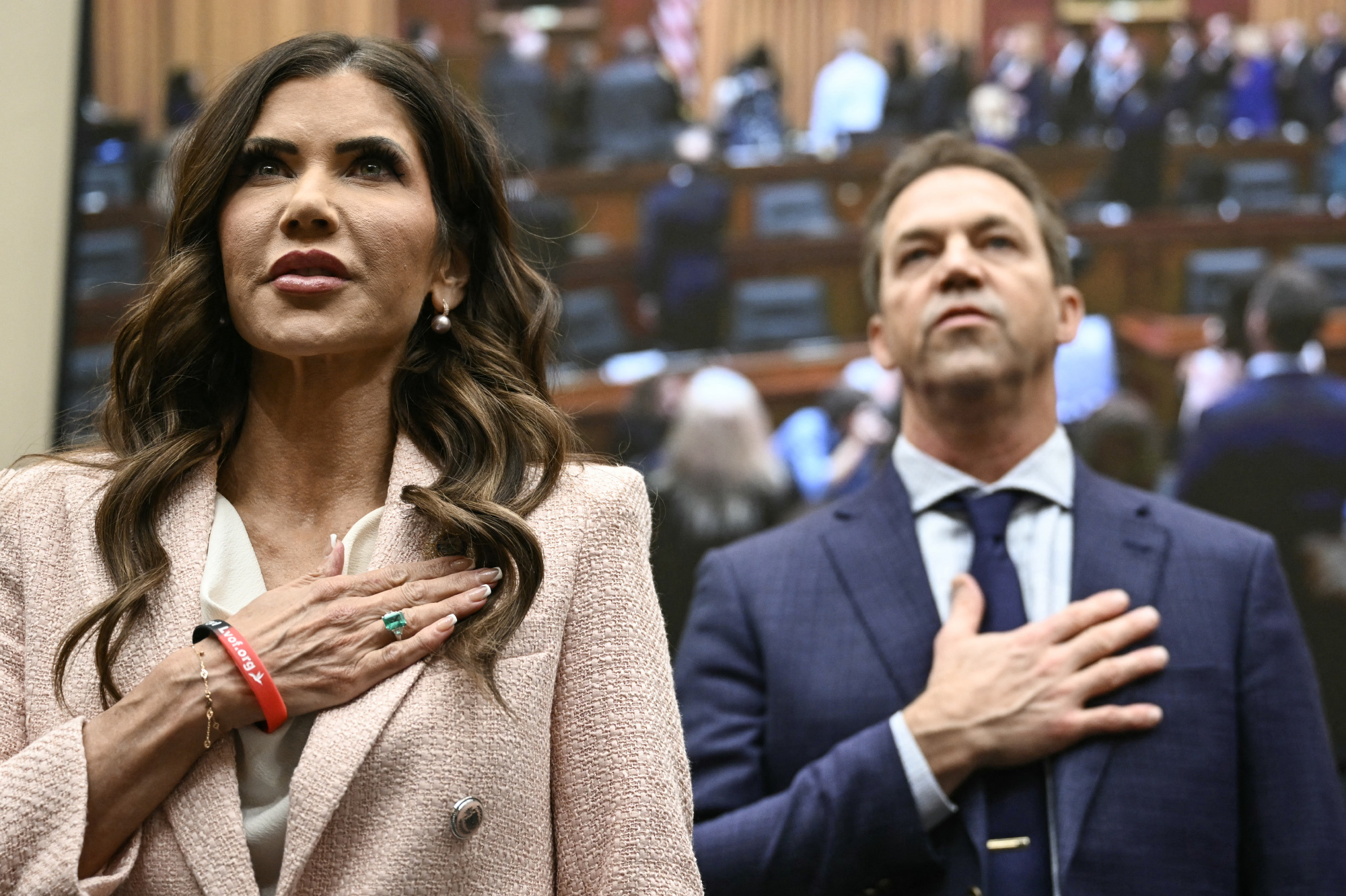 Kristi Noem grilled on 'sexual relations' with Corey Lewandowski — at ...