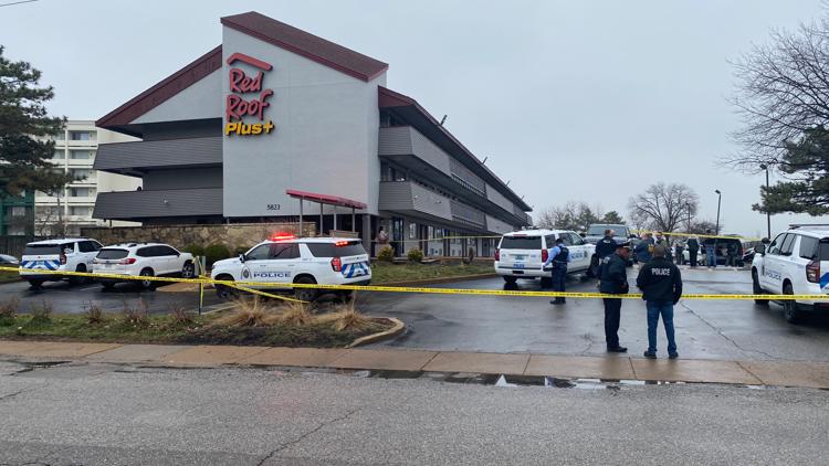 Homicide suspect found shot inside St. Louis hotel room died by suicide ...