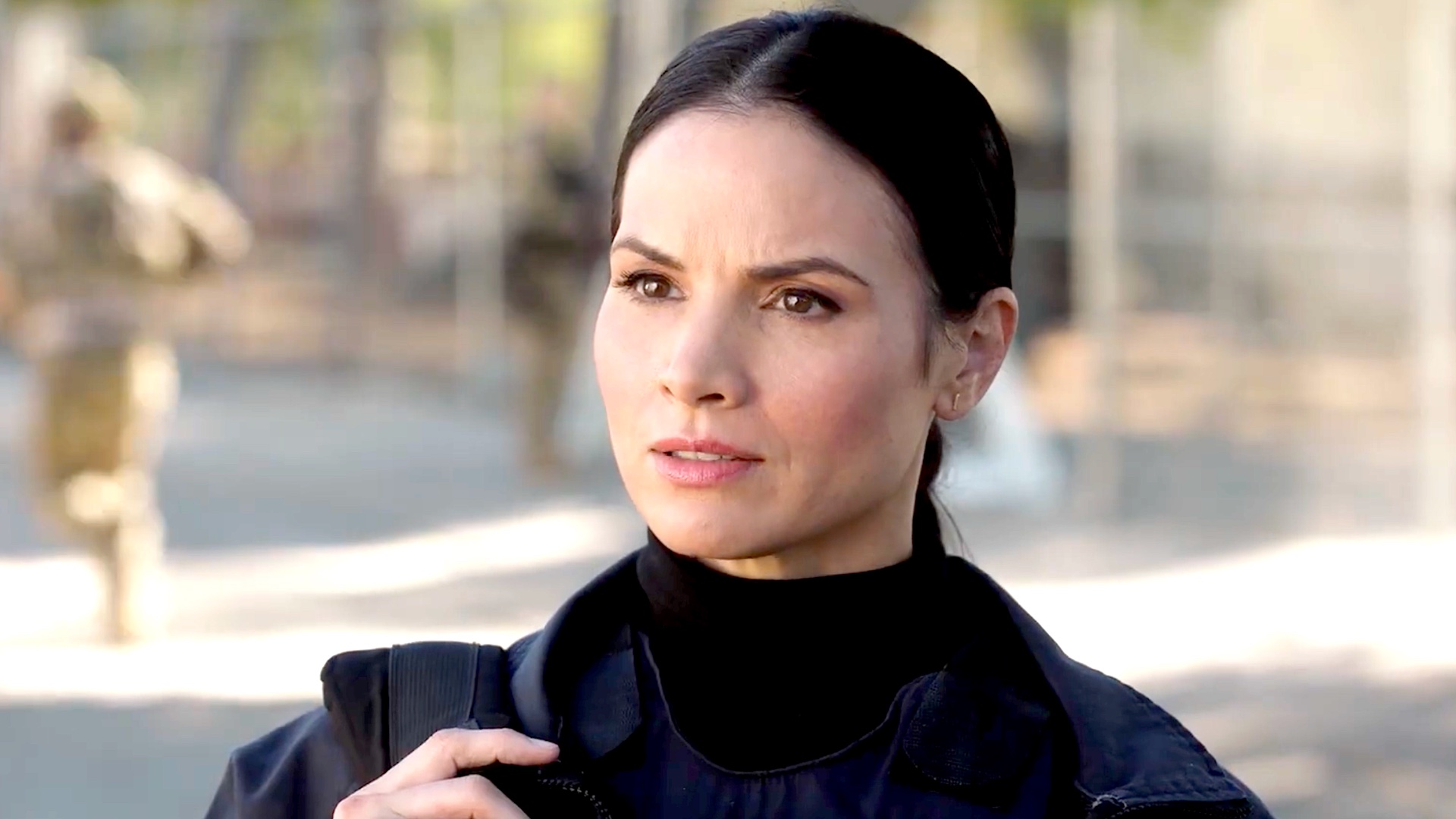 A barricaded suspect demands Knight on NCIS