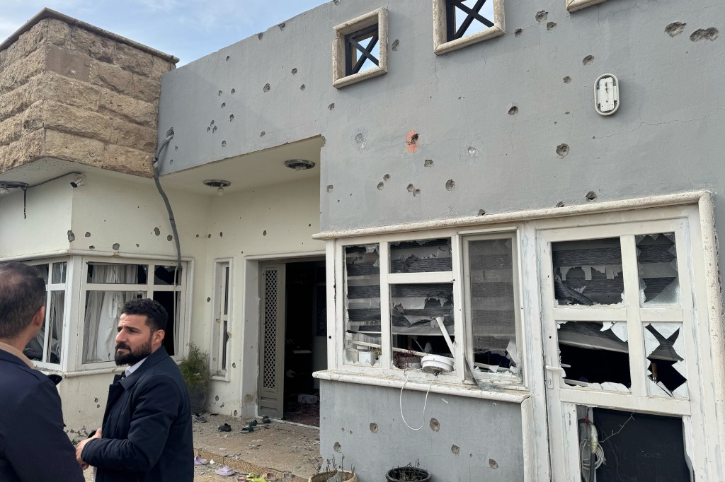 thousands-of-iraqi-kurds-launch-ground-offensive-against-iranian-regime