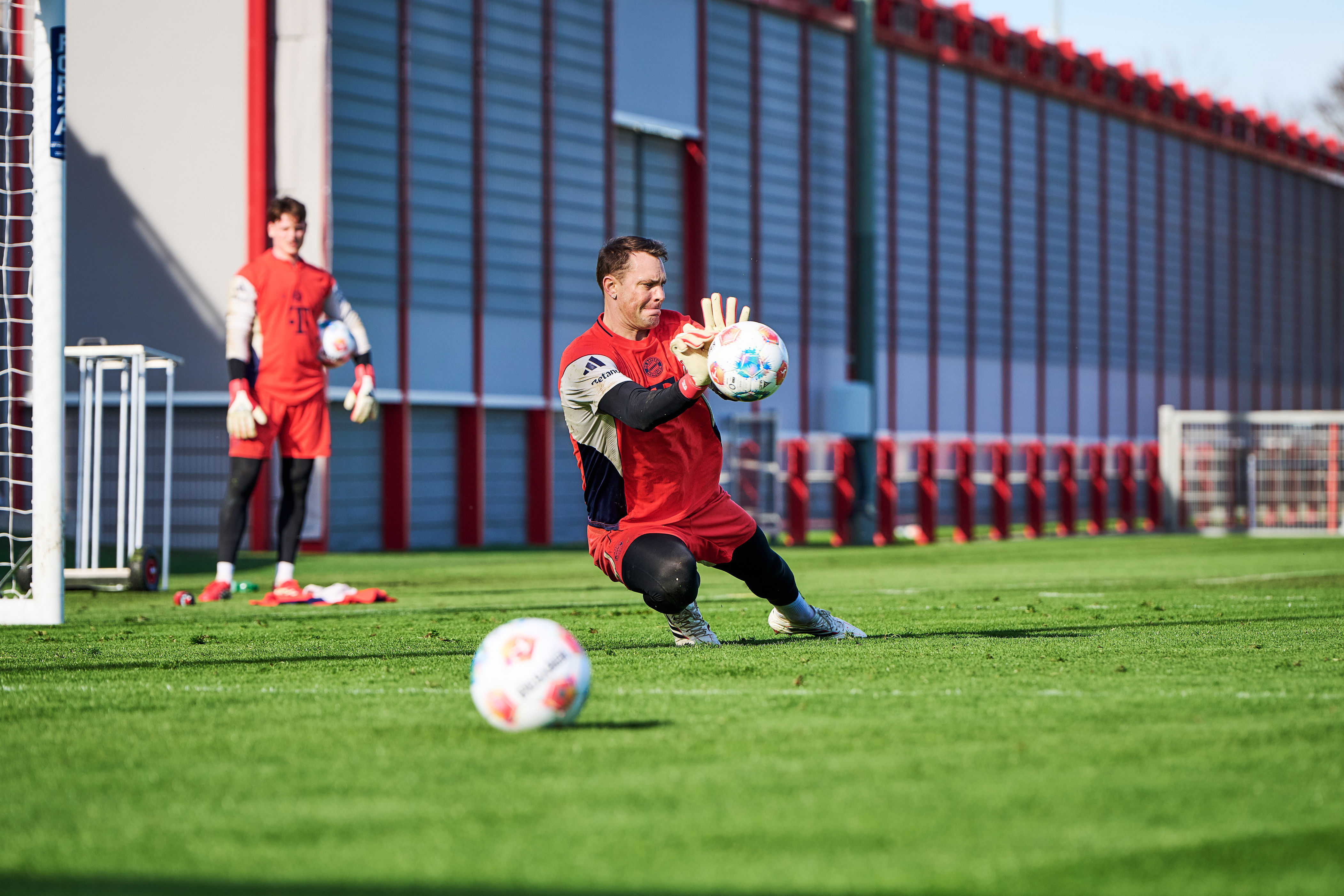 Report: Bayern Munich’s Manuel Neuer to start vs. Gladbach<br><br>