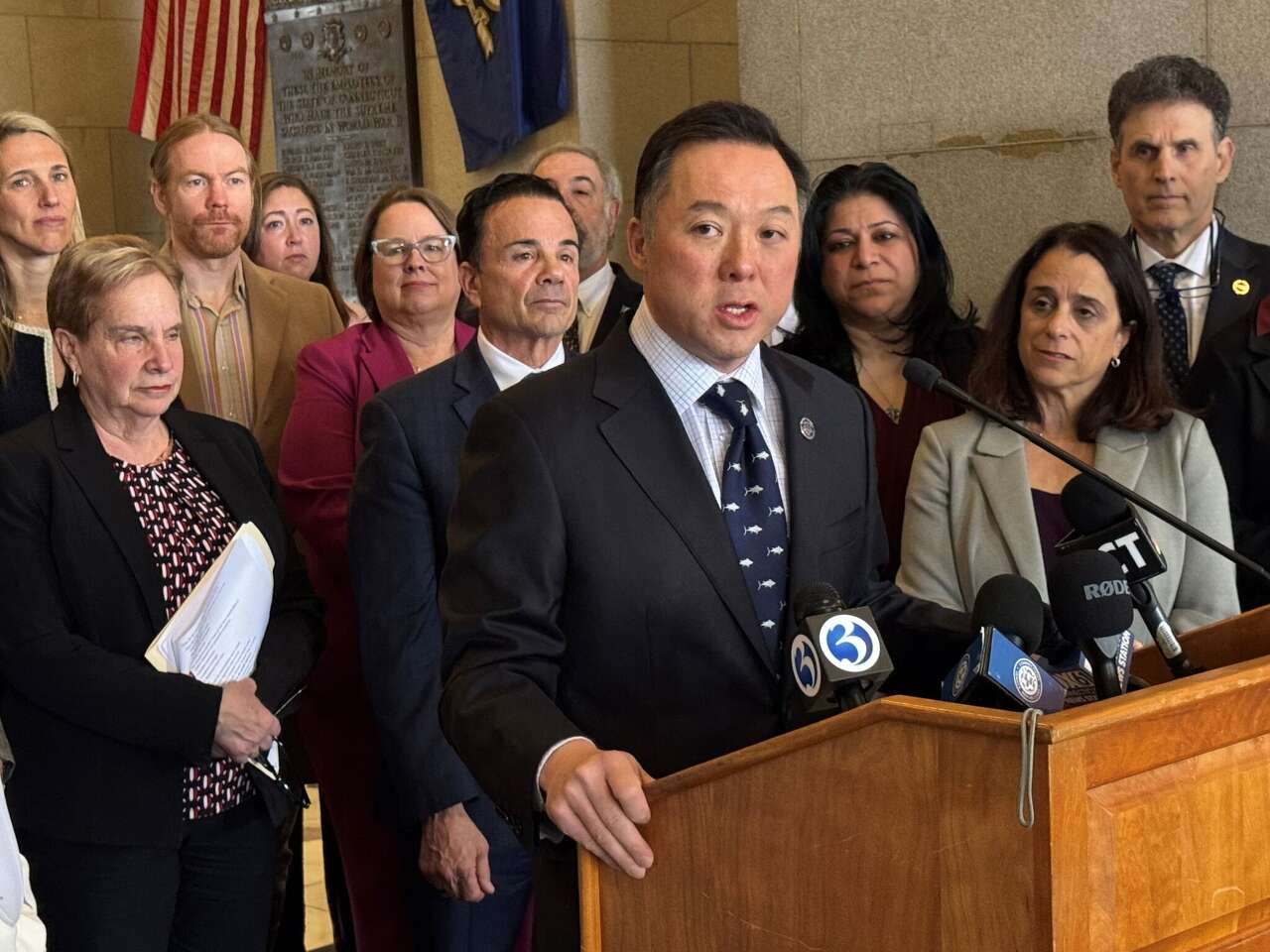 Last-ditch effort to kill Aquarion Water merger is admirable but overzealous: Dan Haar<br><br>