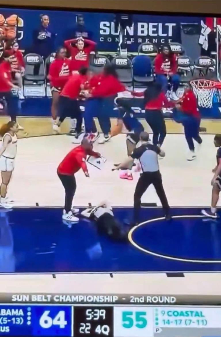 Referee knocked out in wild women’s college basketball brawl that saw ...