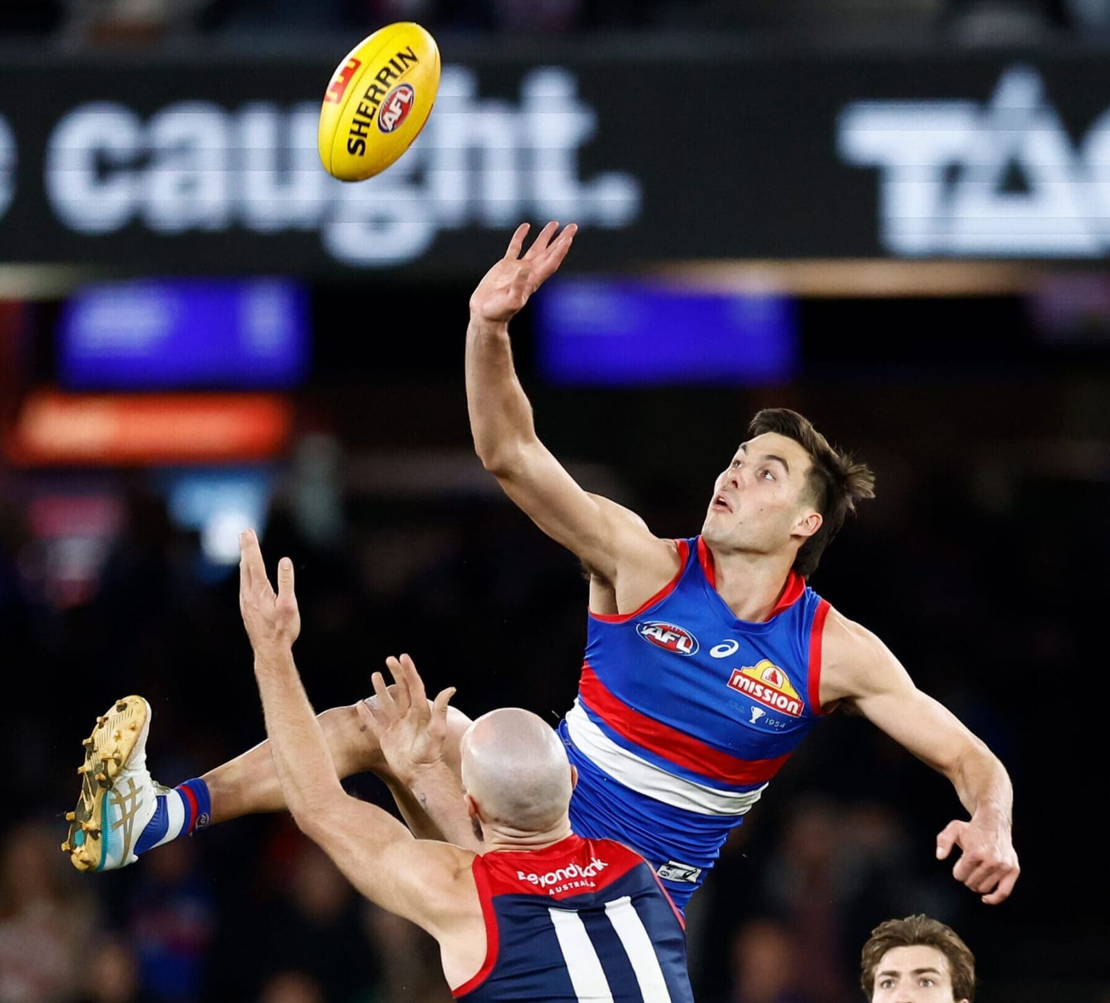 Flinch too often: Beveridge implores AFL patience with new ruck rules