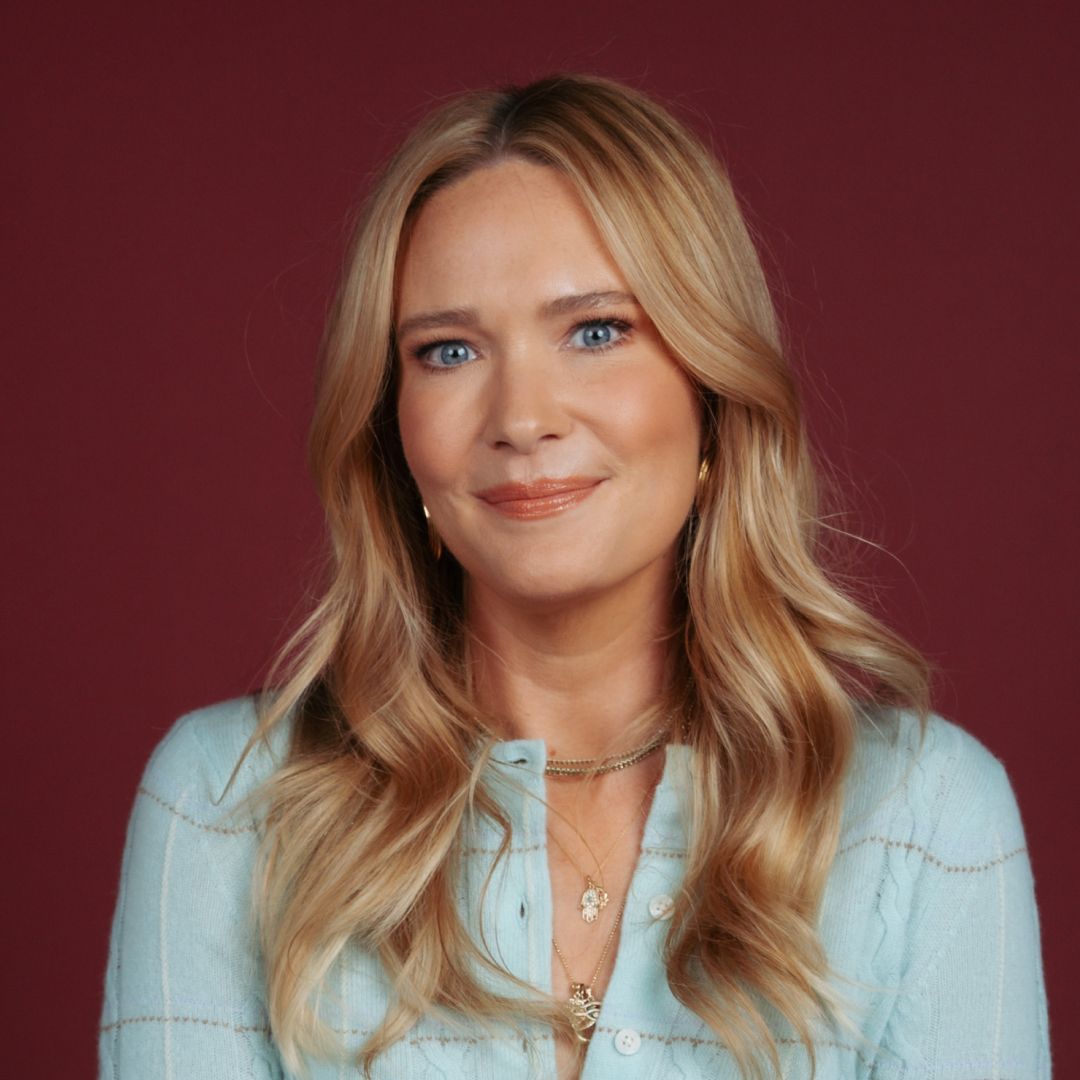 Sarah J Maas confirms two new 'ACOTAR' books—and her high (fashion ...