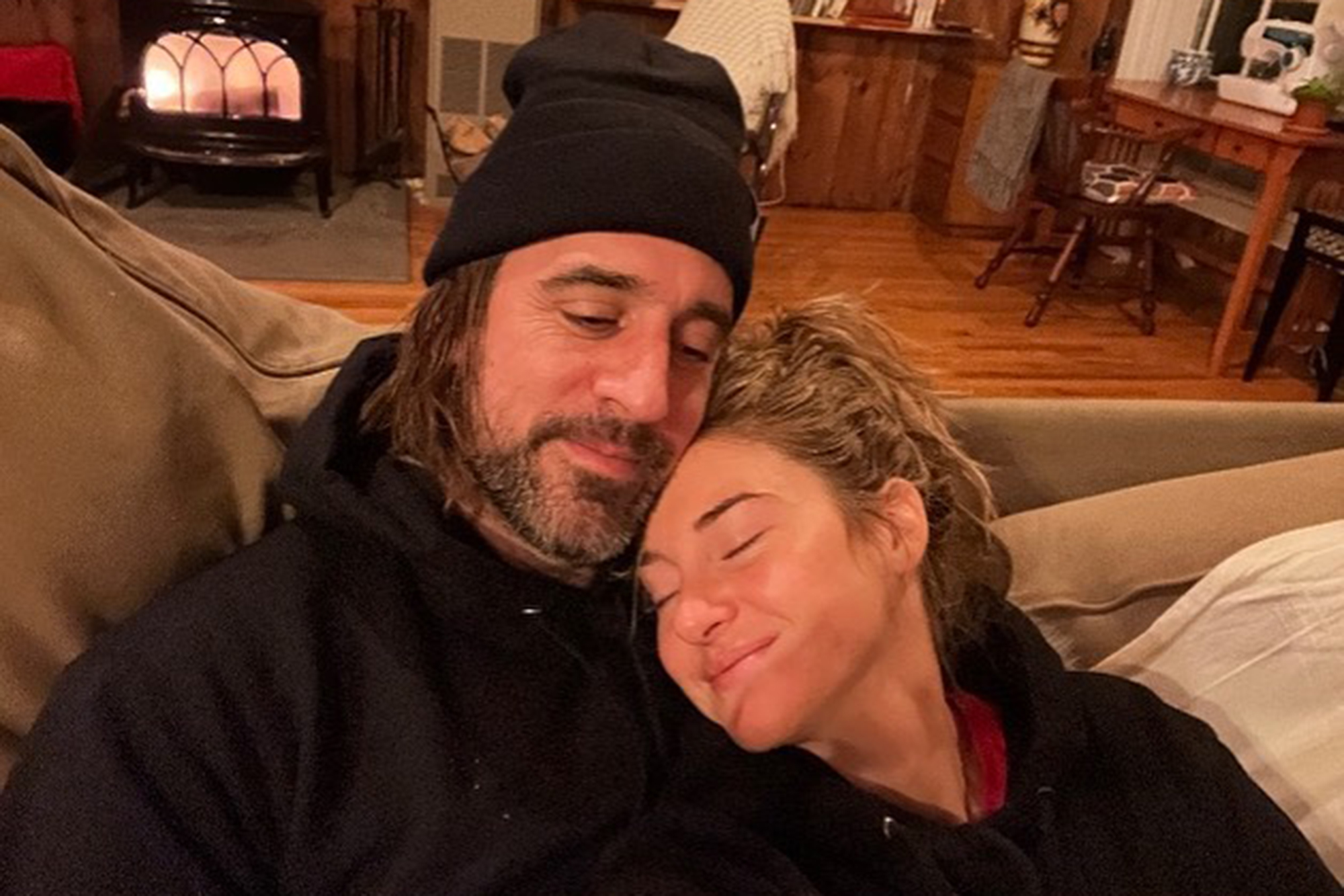 Aaron Rodgers shades 'crazy' celeb exes who 'called paparazzi' and ...
