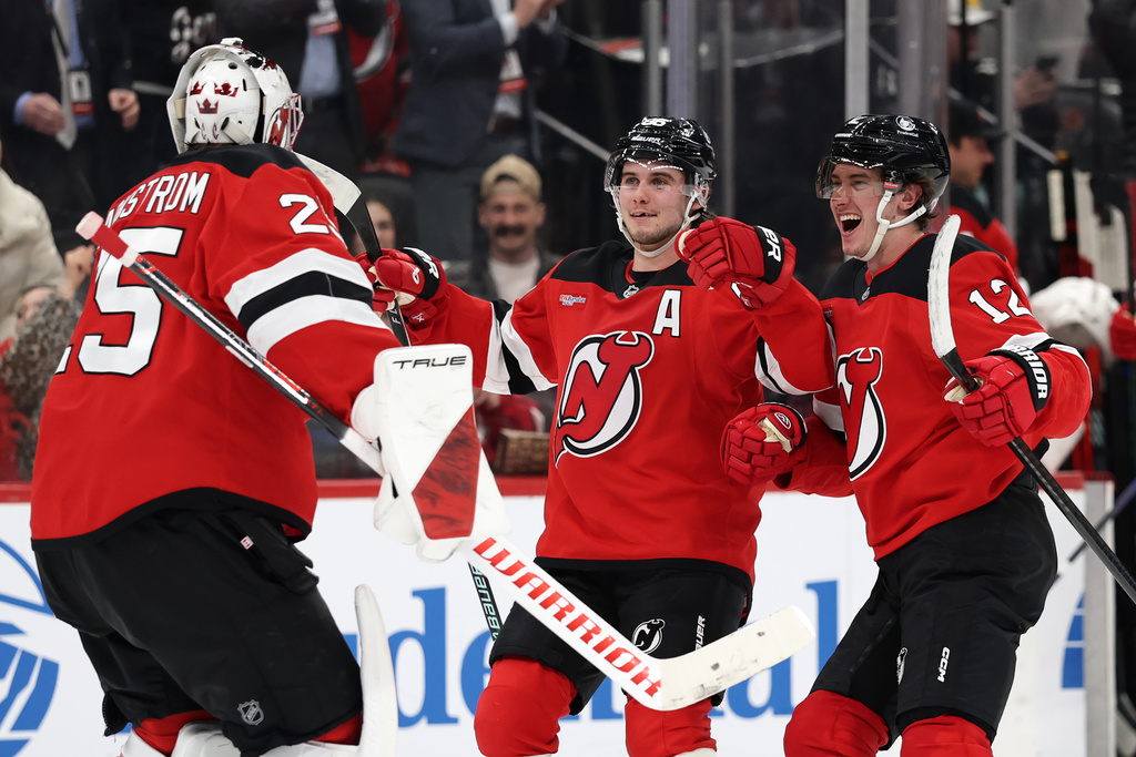 Cotter and Bratt score in shootout after Brown forces OT in Devils' 4-3 ...