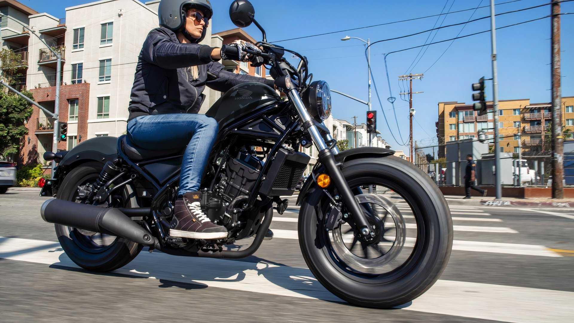 2026 Honda Rebel 300 E-Clutch action riding shot closeup