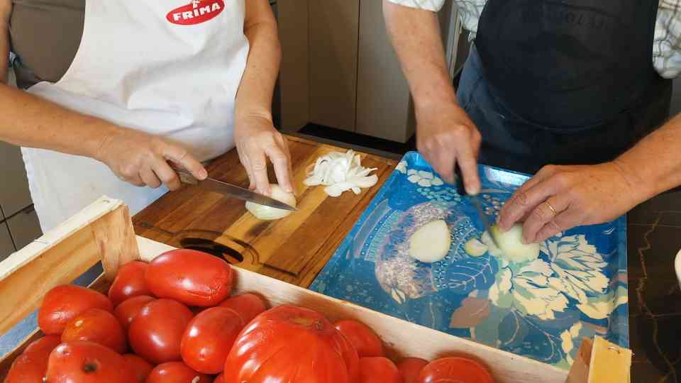French grandma’s classic tomato sauce in just 11 minutes