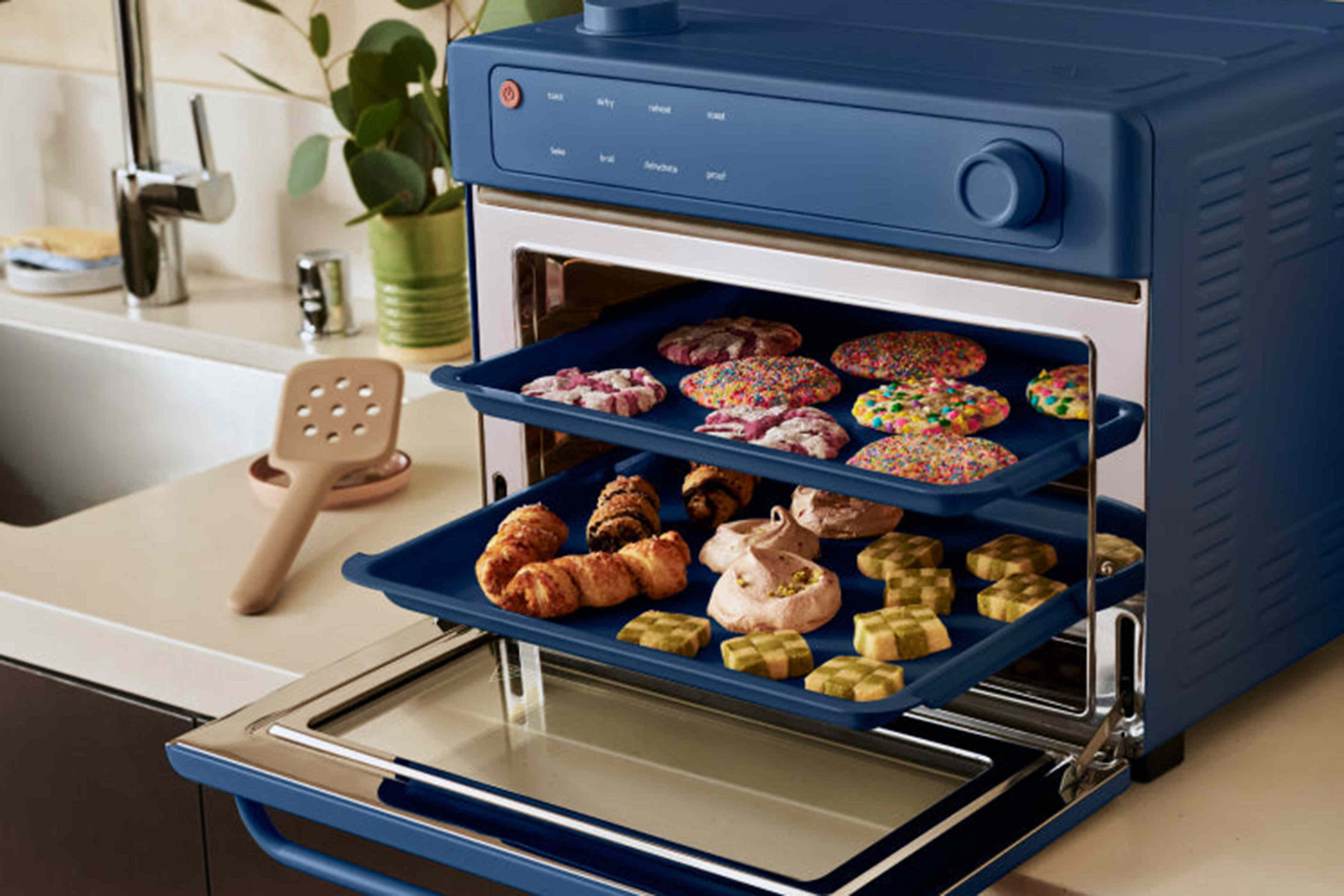 10 smart kitchen gadgets that make cooking easier, according to a food ...