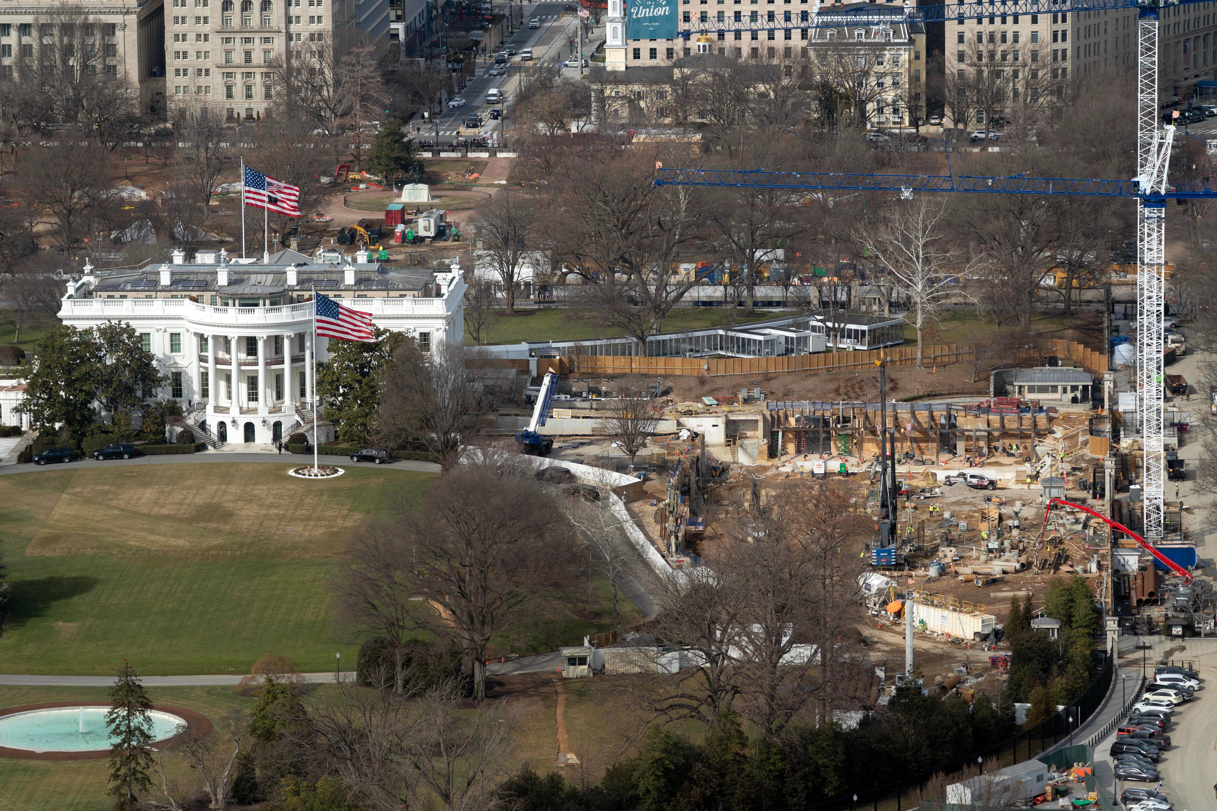 Led by top Trump aide, federal commission set to weigh White House ballroom project<br>