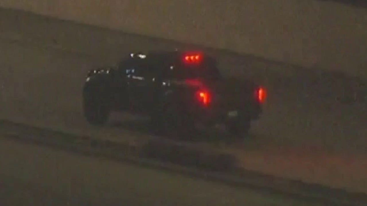 Suspected stolen pickup truck leads half-hour police chase across Los ...