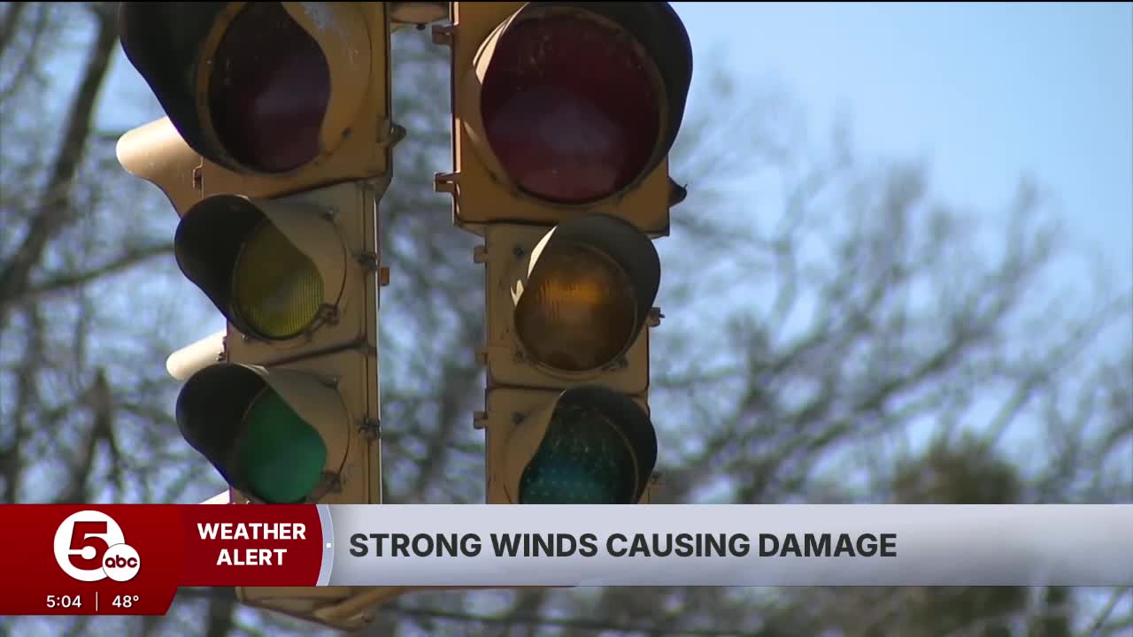 High winds causing power outages across Northest Ohio