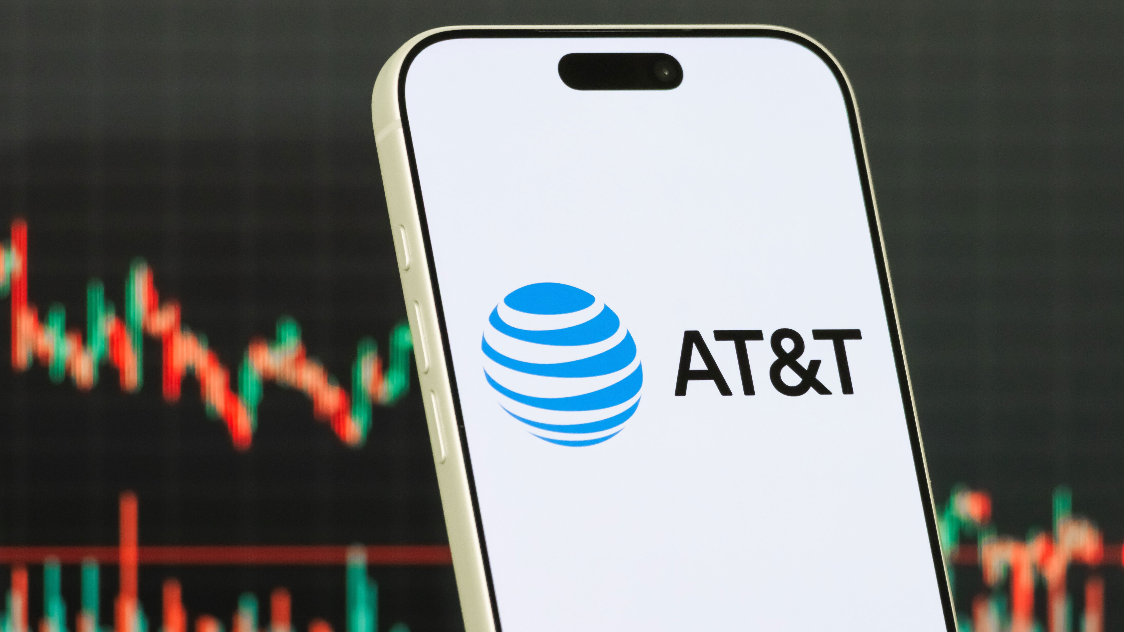 AT&T simplifies wireless plans, adds more data, mostly lowers prices
