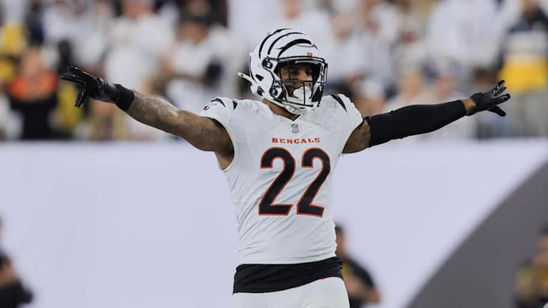 Bills continue defensive overhaul with Geno Stone addition