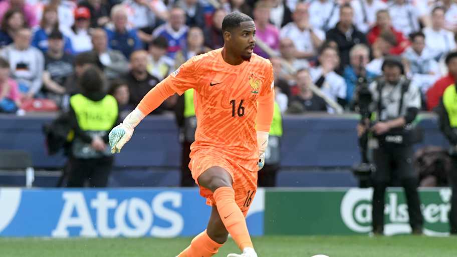 Chelsea chased Mike Maignan before the Club World Cup. | IMAGO/Buzzi