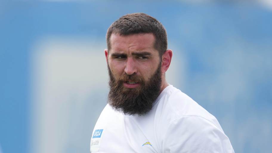 Chargers expert has a warning for Lions fans after Tyler Conklin signing<br><br>