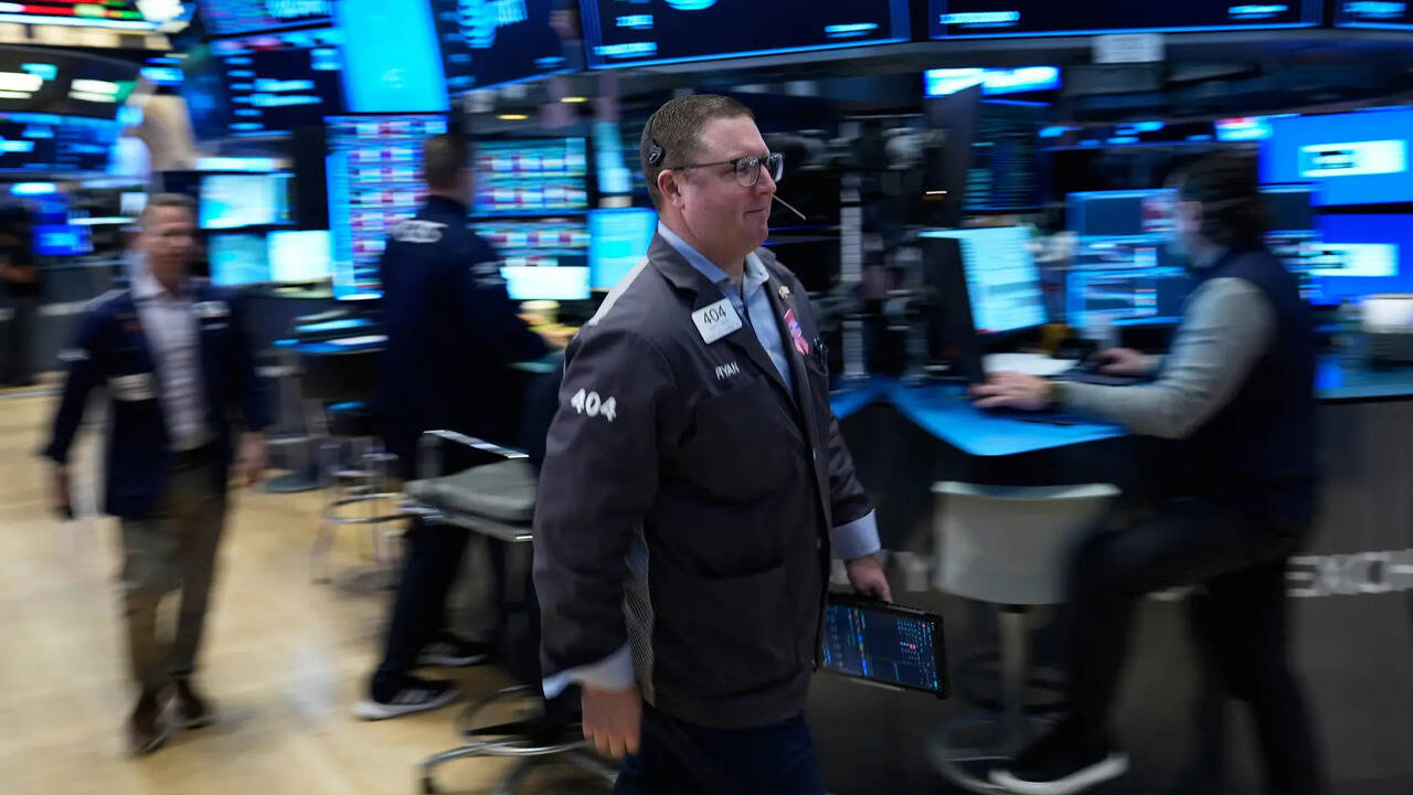 US stock market declines amid rising oil prices due to Iran conflict