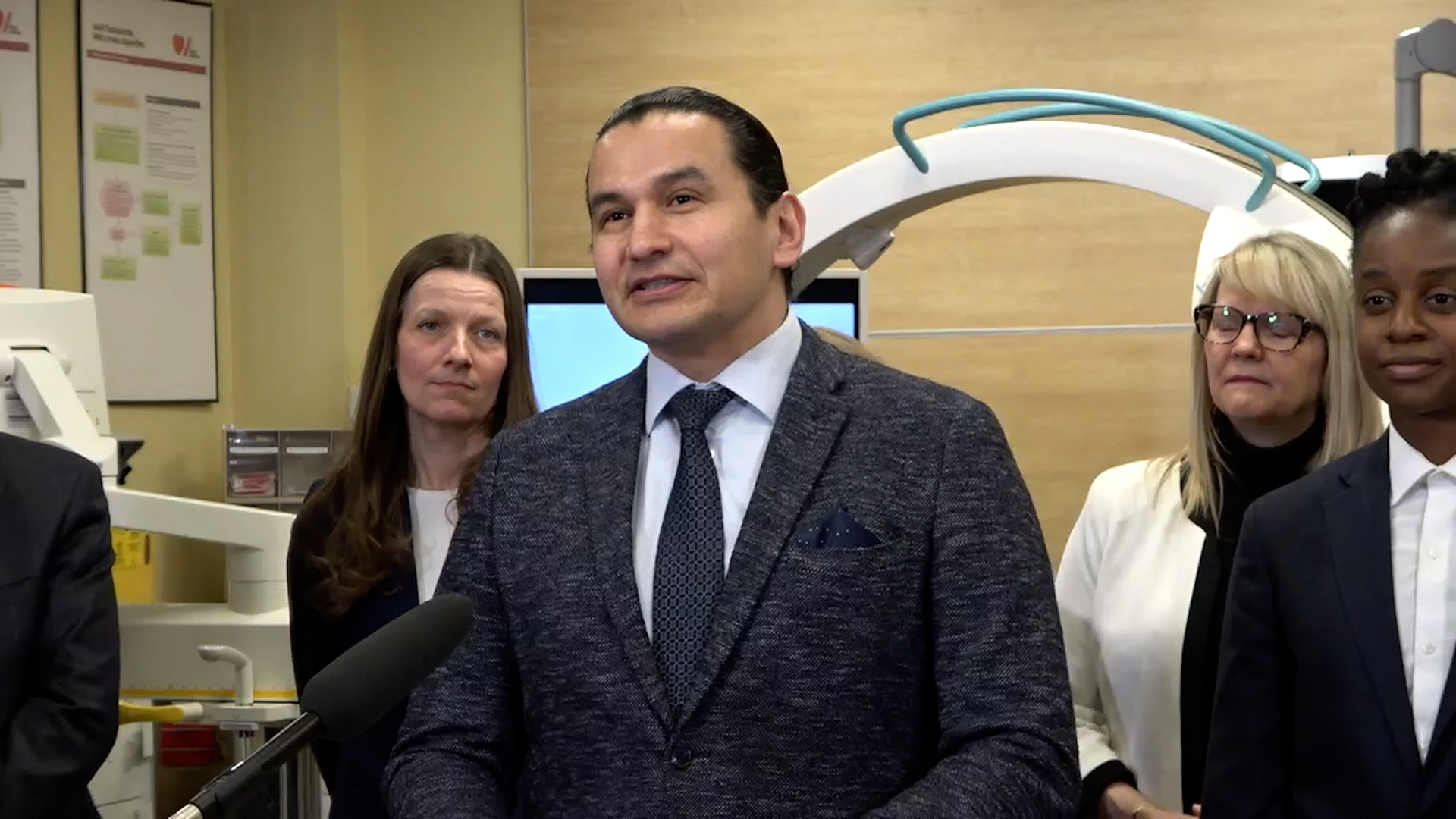 Premier Wab Kinew says it's time to survey Manitobans on changing clocks