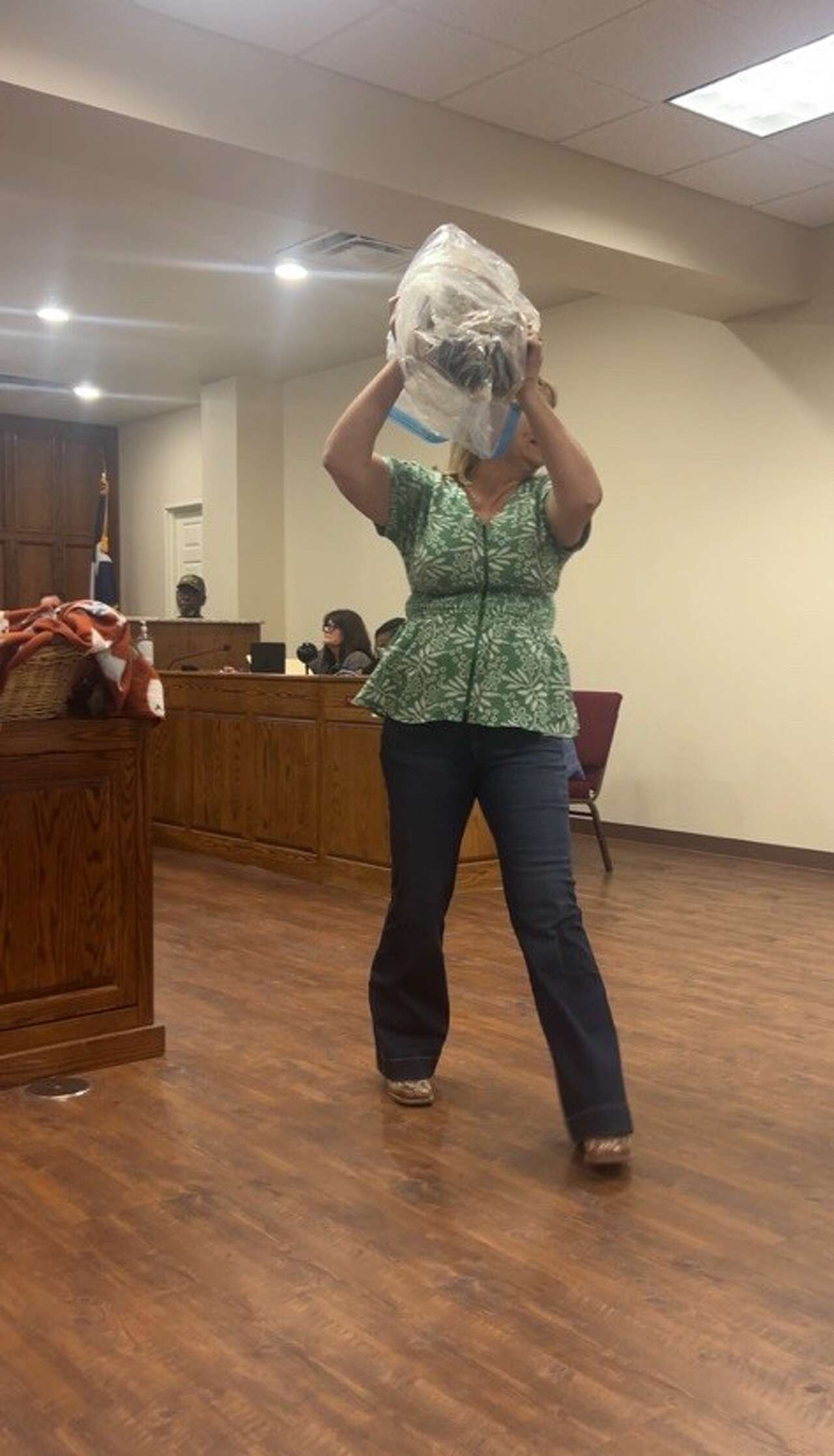 Silsbee animal shelter scrutiny grows after officer arrest<br>