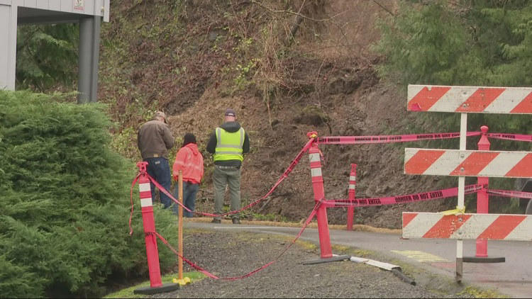Photo inspiration: Fresh Look at Portland Apartment Complex Remains Evacuated As Multnomah County Faces
