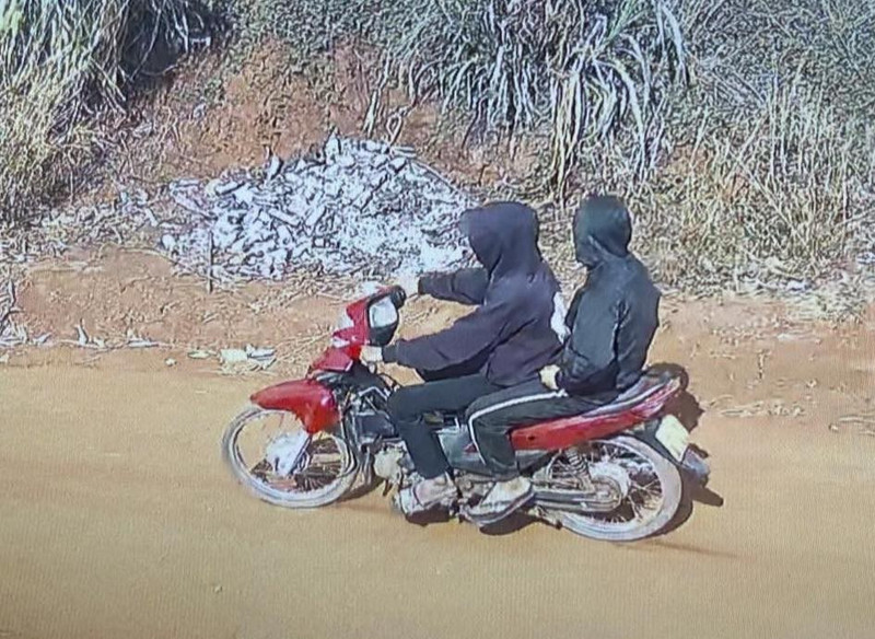 Tóm gọn hai đối tượng cầm dao giật túi tiền của nữ thương lái thu mua hạt điều