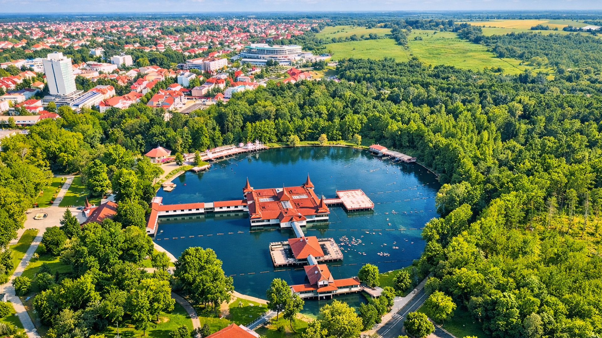 Der beeindruckende Thermalsee von Hévíz in Ungarn