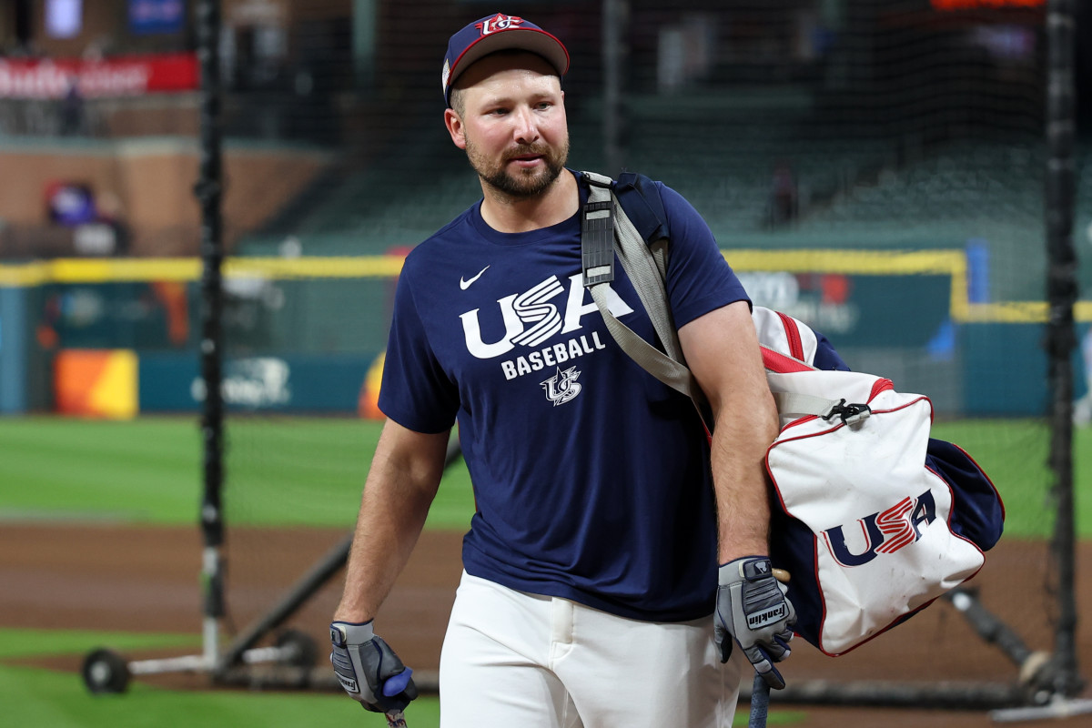 Cal Raleigh gets ripped for 'lame' behavior at World Baseball Classic