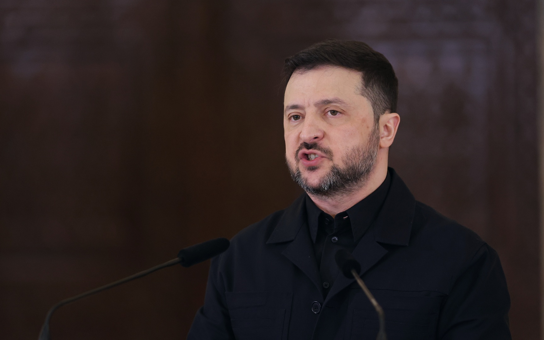 Zelenski Denuncia Ataques Rusos Contra Centros de Datos e Internet