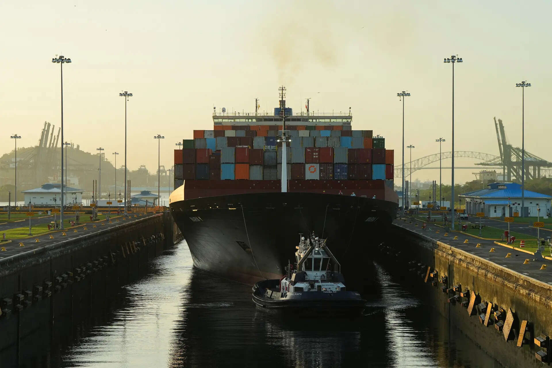 Iron ore cargoes diverted from mideast as conflict intensifies