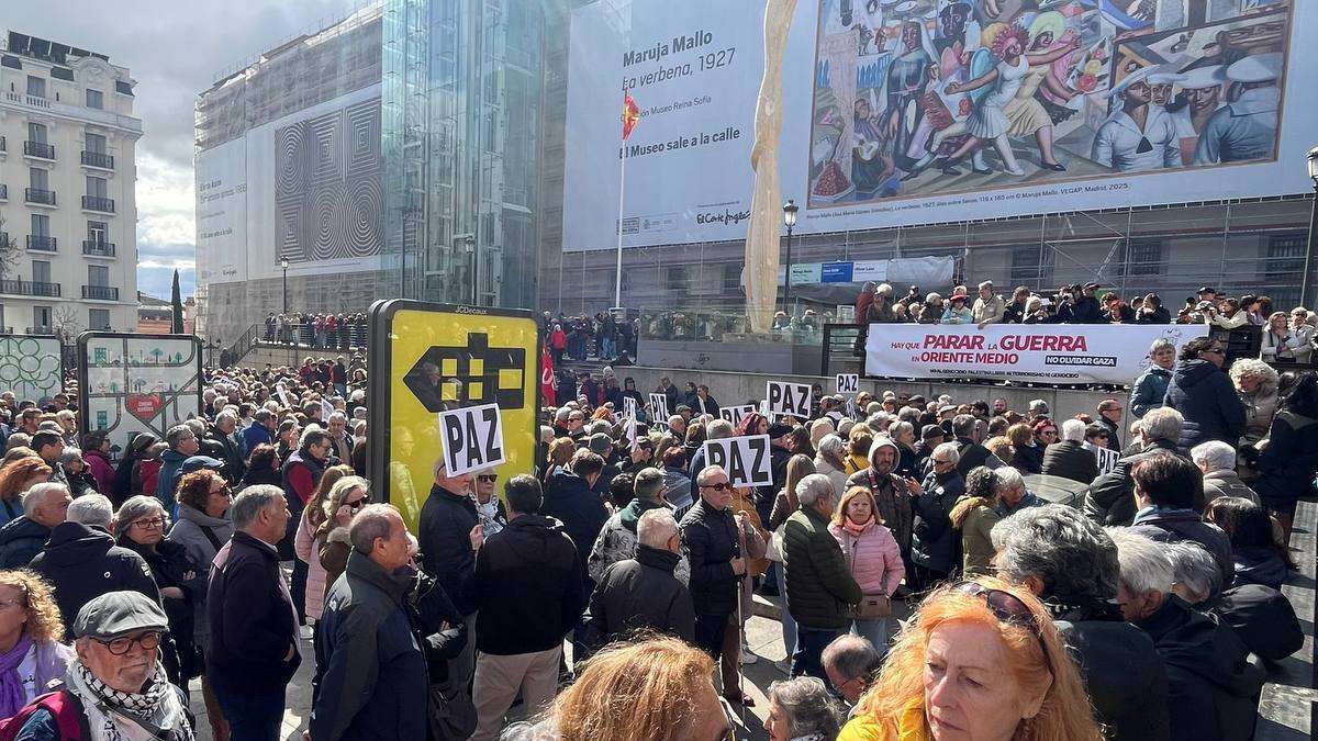 Miles de personas se manifiestan en España contra las guerras en Irán y ...