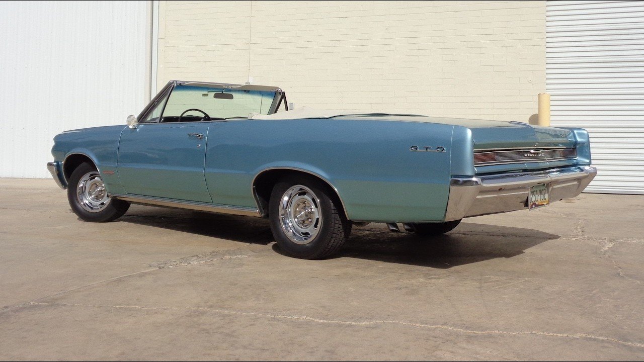 Classic ’64 Pontiac GTO convertible