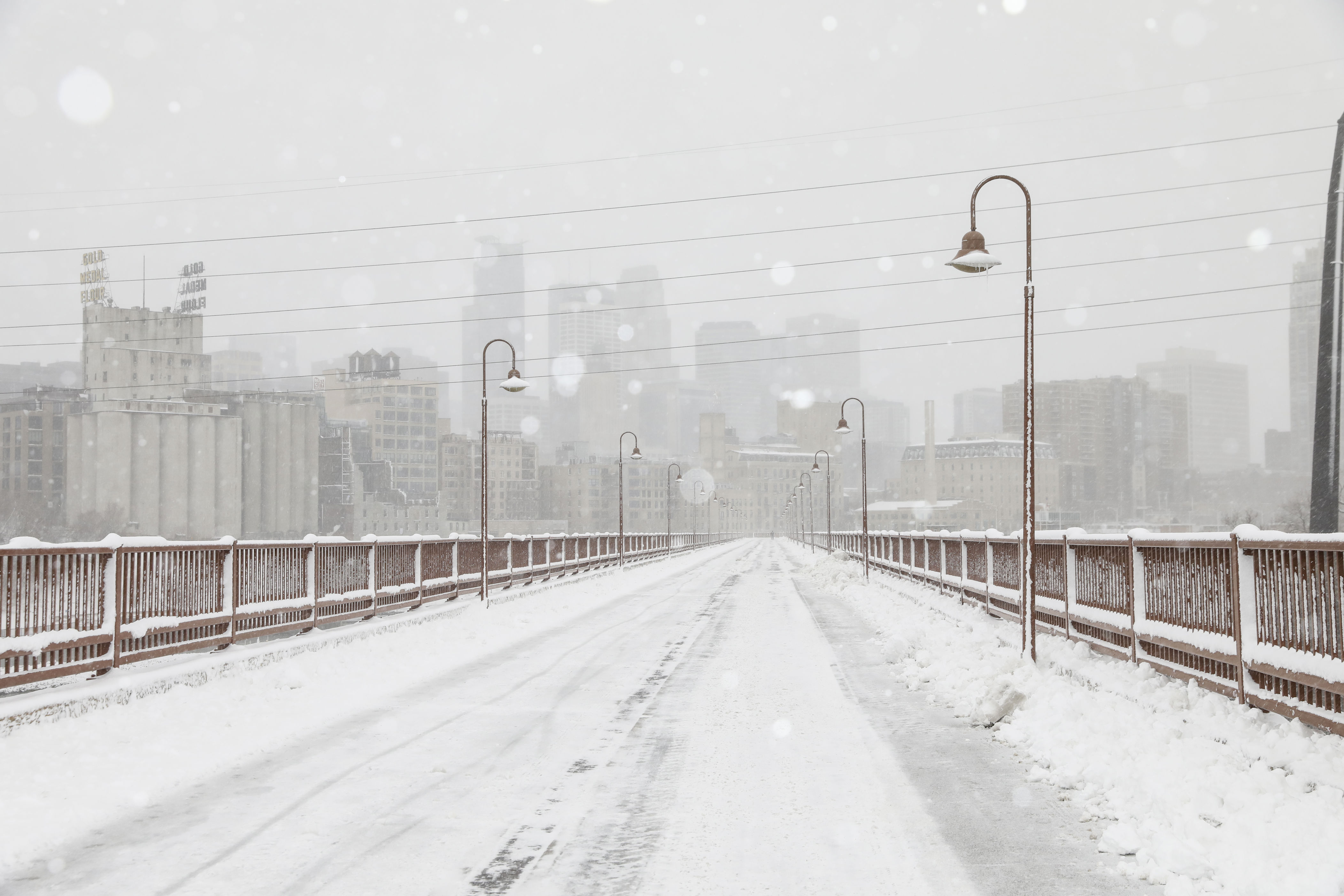 These 11 cities could see heavy snow or severe thunderstorms this weekend<br><br>