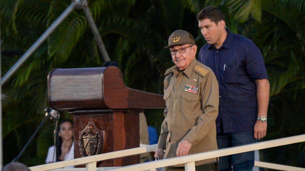 Seu nome não aparece na imprensa estatal, mas é comum ver Raúl Guillermo em atos oficiais, ao lado do avô