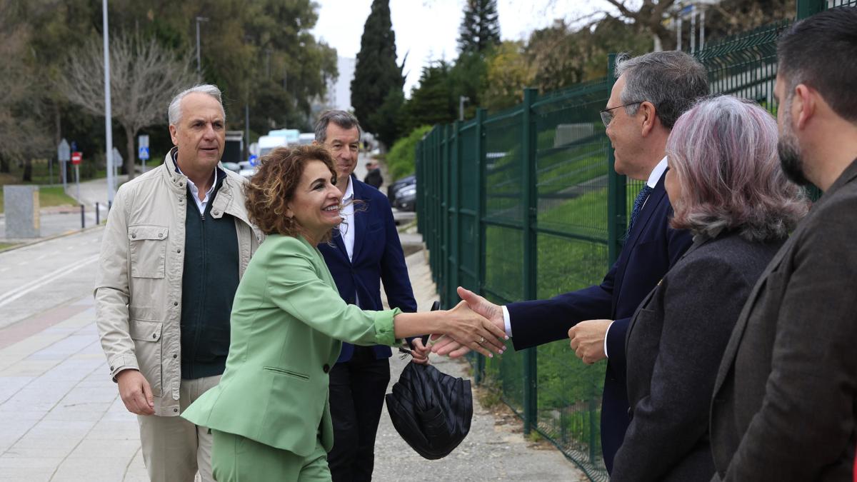 Montero dice que las posturas con ERC para ceder el IRPF a Cataluña ...