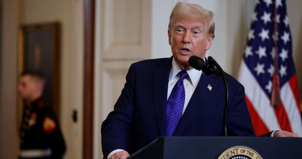 Donald Trump calls for an international naval coalition to secure the ...