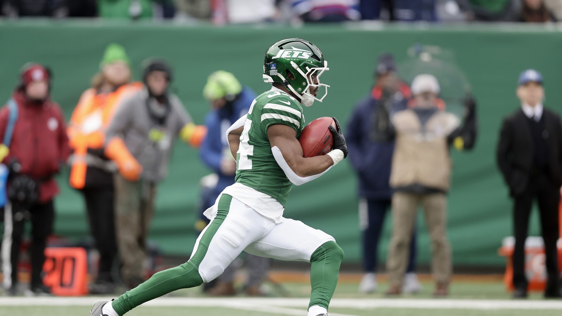 Kene Nwangwu agrees to new deal with Jets<br><br>