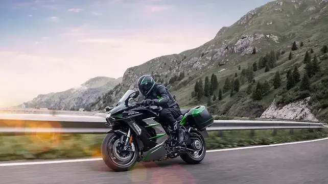 Kawasaki Ninja H2 SX SE available with Rs. 2.5 lakh discount