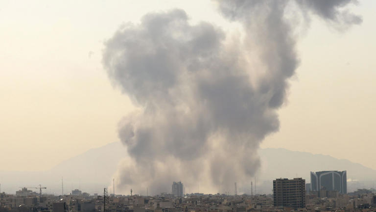 AA1YDGy0 'Corte uma cabeça e outras crescerão': por que regime iraniano segue difícil de derrubar