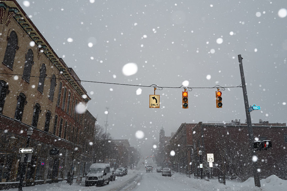 Blizzard warning issued as 4 feet of snow, 70 mph winds approach ...