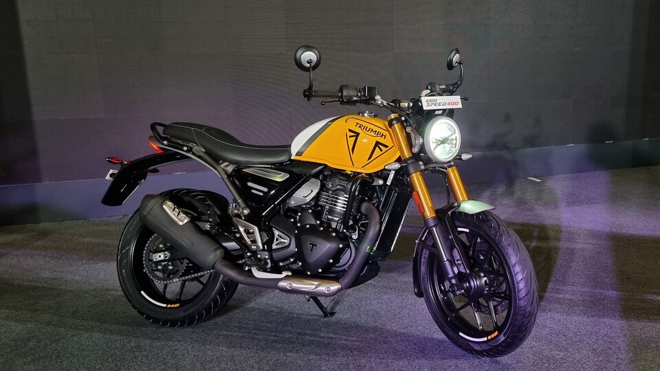 Planning to kit up your Triumph Speed 400? List of genuine accessories ...