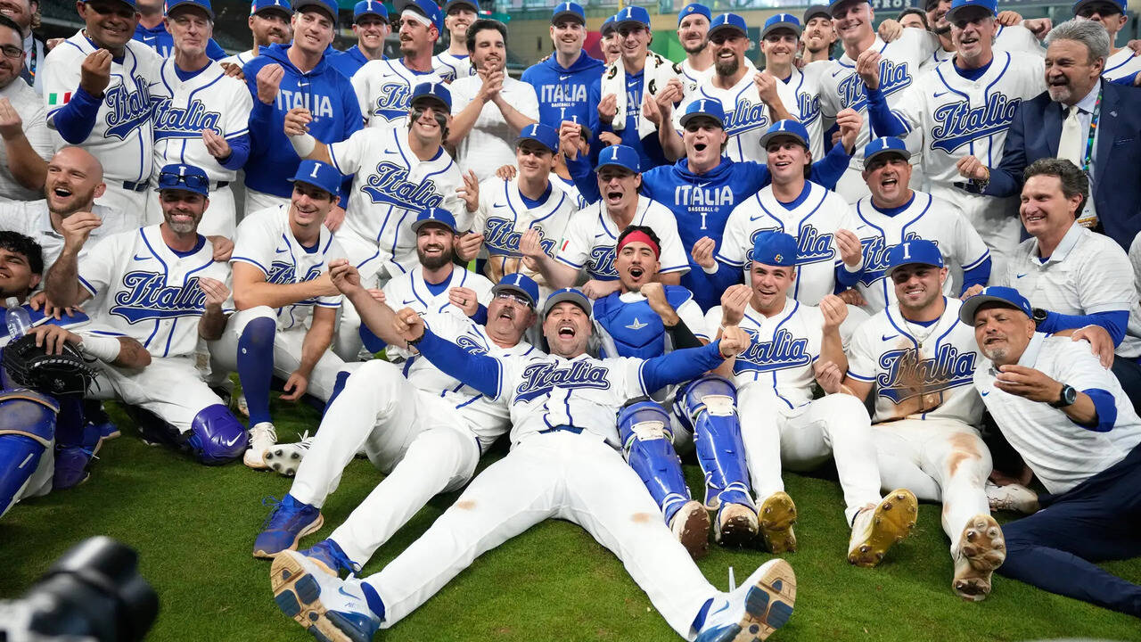 Italy advances to World Baseball Classic semifinals with victory over ...